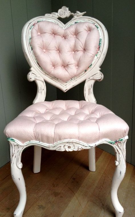 Camera Shabby Chic, Rooms Decoration, Shabby Chic Chairs, Cottage Shabby Chic, Shabby Chic Bathroom, Shabby Chic Bedroom, Shabby Chic Pink, Shabby Chic Bedrooms, Chic Bathrooms