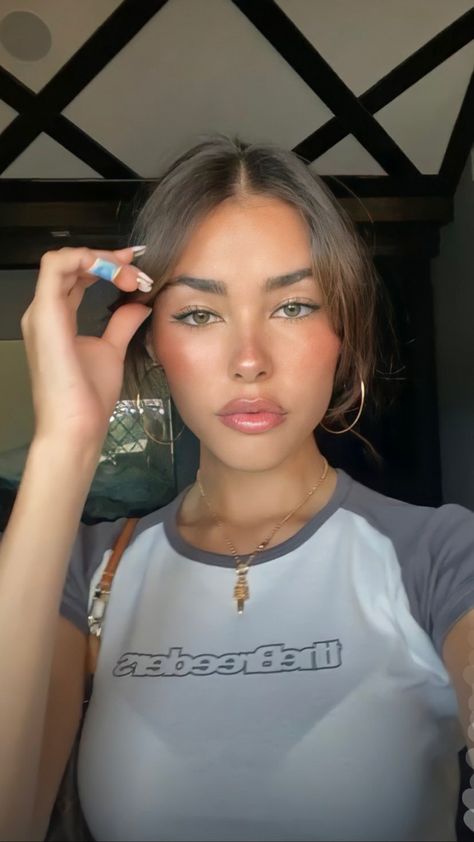 Madison Beer With Blue Eyes, Madison Beer Teeth, Madison Beer Nose, Madison Beer No Makeup, Sky Miller, Madison Beer Lips, Madison Beer Selfie, Madison Beer Snapchat, Madison Beer Body