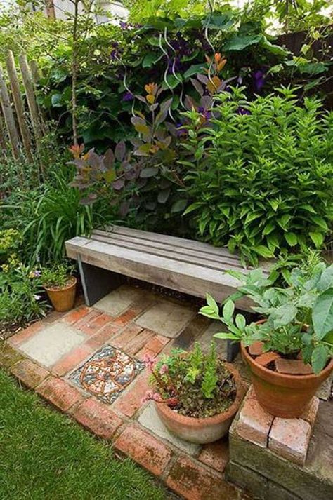 Garden Sitting Areas, Garden Seating Area, Backyard Seating Area, Diy Bench Outdoor, Backyard Seating, Backyard Gardening, Cottage Garden Design, Garden Seating, Garden Cottage