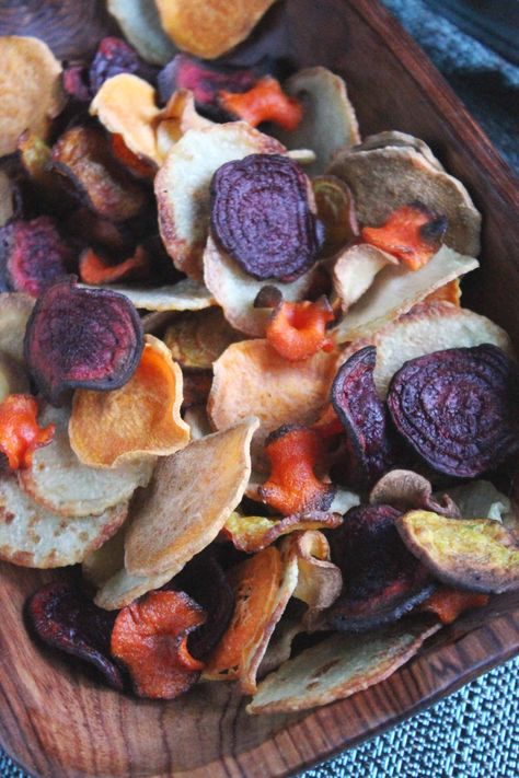 Making your own homemade chips out of your favorite root vegetables couldn't be easier. What variety will you make? Cooking Beets In Oven, Roasting Beets In Oven, Sugar Detox Recipes, Beet Chips, Healthy Chips, Vegetable Chips, Homemade Chips, Paleo Meal Plan, Veggie Chips