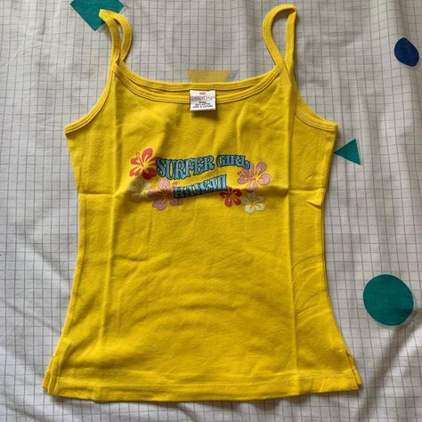 Depop Clothes Aesthetic, Basic Clothes Essentials, Depop Aesthetic, Depop Clothes, 2000 Outfits, Reselling Clothes, 2000s Clothing, Thrifted Outfits, Tank Top Outfits