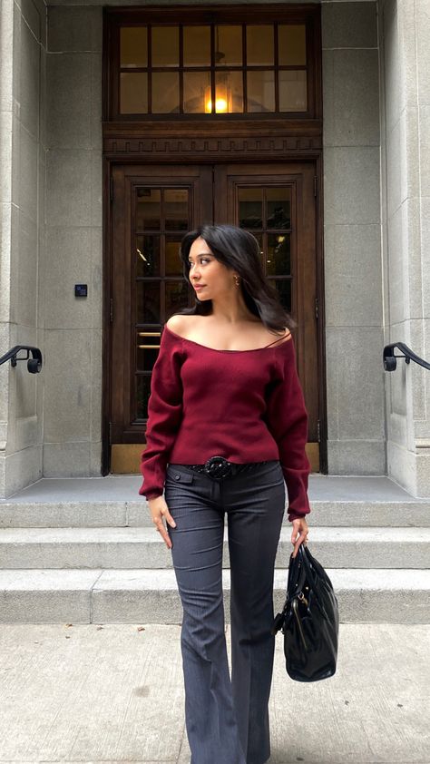 Red Fall Outfits Women, Dark Red Pants Outfit, V Neck Sweater Outfit Aesthetic, Dark Red Sweater Outfit, Red Sweater Outfit Aesthetic, Red Fall Outfits, Classy Fall Fashion, Fall Outfits Red, Red Outfit Casual