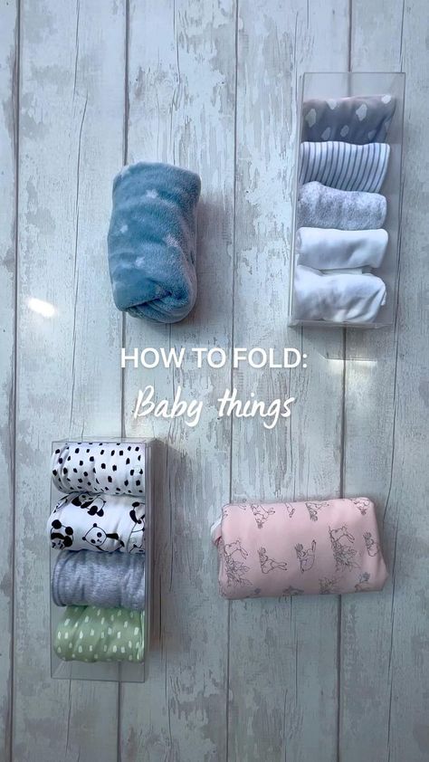 Bib Organization Ideas, How To Store Swaddle Blankets, Organizing Newborn Clothes Dresser, Fold Burp Cloths, Burp Cloth Organization, Swaddle Storage Nursery, Newborn Clothes Organization Ideas, Nursery Bathroom Organization, Organize Infant Clothes