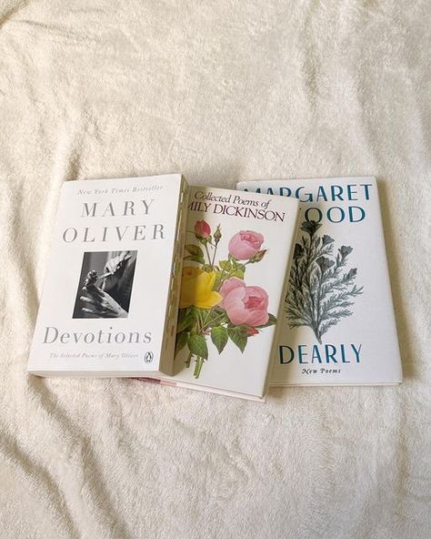 Poetry Beginners, Poetry Books Aesthetic, Poetry Book Cover, Female Authors, Pretty Books, Female Poets, Human Canvas, Unread Books, Beautiful Books