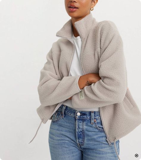 Sherpa Fleece Jacket Style White Sherpa Jacket Outfit, Sherpa Jacket Outfit, White Sherpa Jacket, Levis Sherpa Jacket, Sherpa Fleece Jacket, Sherpa Hoodie, Cut Sweatshirts, Jacket Outfit, Sherpa Jacket