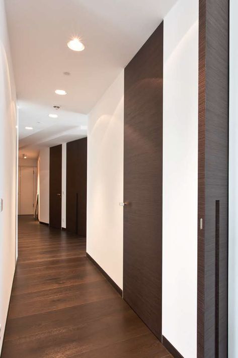 Frameless doors are the modern approach in interior design. These doors can be as tall as the customer needs because are produced with bespoke sizes. Frameless doors for modern house designs Frameless Doors, Sliding Interior Doors, Tropical Minimalist, Pole Barn Home, Solid Oak Doors, Frameless Door, Garden Apartment, Interior Window, Home Door Design