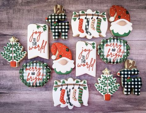 Plaid Christmas Cookies, Gnome Cookies, Christmas Bazaar Crafts, Sugar Cookie Cakes, Cute Christmas Cookies, Winter Cookies, Sugar Cookie Royal Icing, Sugar Cookie Ideas, Sugar Cookie Designs