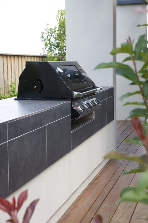 Outdoor Bench Tops, Bbq Tile Ideas, Tiled Bbq Area, Outdoor Kitchen Tile, Terrace Bbq, Outdoor Countertop, Coping Tiles, Privacy Ideas, Outdoor Tile