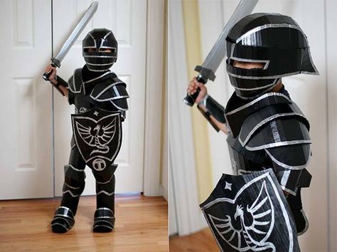 Diy Knight Costume, Cardboard Armor, Costume Chevalier, Medieval Knight Armor, Cardboard Costume, Diy Shows, Knight Costume, Knights Helmet, Diy Costumes Kids