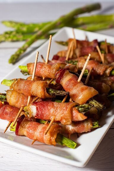 Bacon-wrapped Asparagus | Foodtalk Asparagus Bites, Mashed Plantains, Bacon Egg Muffins, Indian Pudding, Stuffed Vegetables, Wrapped Asparagus, Bacon Grilled Cheese, Asparagus Bacon, Meat Sauce Recipes