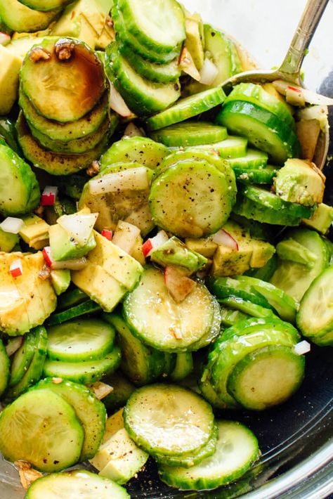 Seriously the BEST cucumber salad recipe—made simply with cucumber, avocado, balsamic vinegar, olive oil and garlic! #cucumbersalad #bestcucumbersalad #summersidedish #healthysidedish Best Cucumber Salad, Balsamic Vinegar Dressing, Cucumber Avocado Salad, Japanese Diet, Cucumber Salad Recipe, Cucumber Avocado, Cucumber Recipes Salad, Cucumber Recipes, Avocado Salad