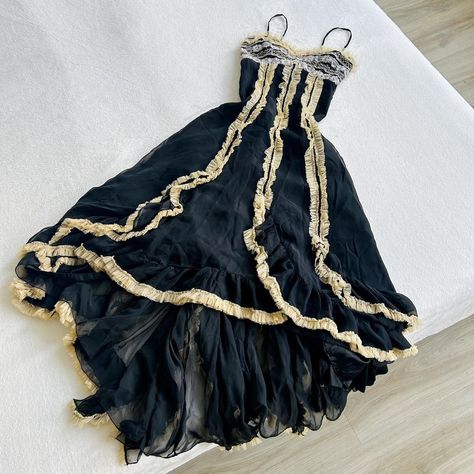 Rare romantic flowy timeless black musthave ruffled... - Depop Homecoming Dresses Fairy Grunge, Vintage Prom Dresses 70s, Flowy Ruffle Dress, Black Flowy Dress, Prom Dress Inspiration, Pretty Prom Dresses, Ruffled Dress, Fairytale Dress, Dreamy Dress