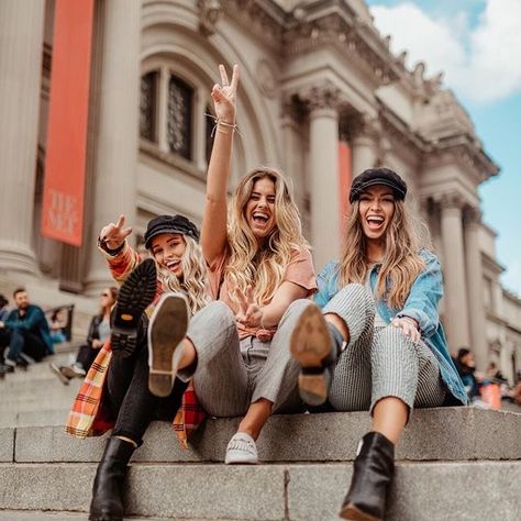 New York Photo Ideas, Nyc Pics, Photo New York, Bff Photography, Bff Poses, Sisters Photoshoot, New York Pictures, Shotting Photo, Bff Photoshoot Poses