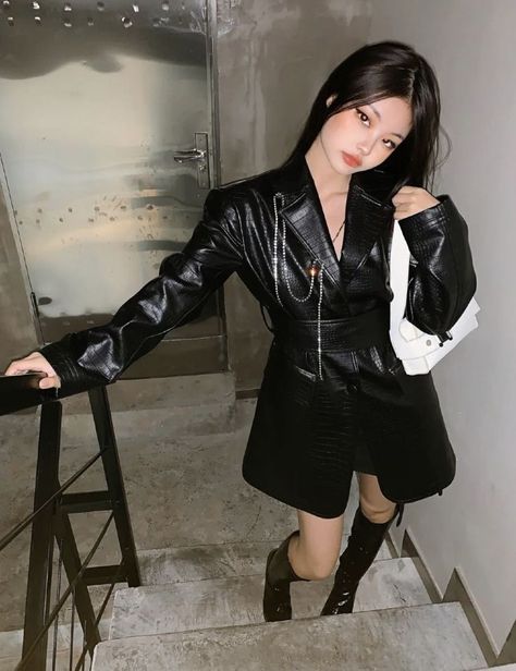 Mode Ulzzang, Girl Korean, Look Rock, Looks Black, Looks Chic, Kpop Fashion Outfits, 가을 패션, Fashion Fits, Girls Fashion Clothes