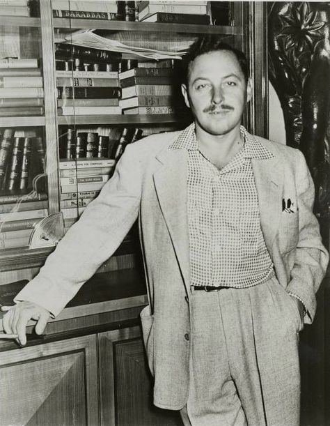 Tennessee Williams, Writers And Poets, Tin Roof, American Literature, Book Writer, Creation Couture, Favorite Authors, Famous Faces, Book Authors