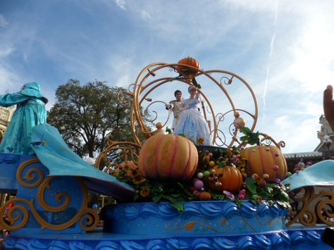 Cinderella Parade Float Ideas, Parade Float Ideas, Disney Parade, Princess Parties, Parade Float, Princess Party, Themed Party, Cinderella, Party Themes