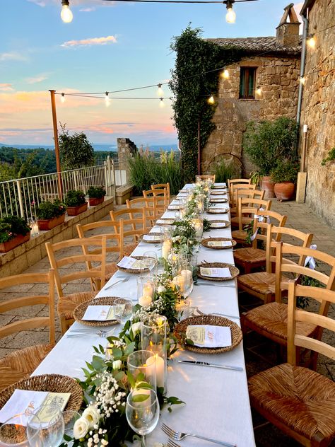 Wedding, Italia Tuscany Table Setting, Tuscany Dinner Party, Tuscany Themed Party, Tuscan Wedding Theme, Tuscany Wedding Theme, Italy Dinner, Rustic Italian Wedding, Italian Vineyard, Italian Inspired Wedding