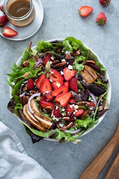 25+ Spring Salad Recipes - Flavor the Moments Strawberry Fields Salad, Loaded Salad, Poppyseed Salad, Paleo Salad Recipes, Dressing Salad, Salad Menu, Greens Salad, Spring Salad Recipes, Seasonal Eating