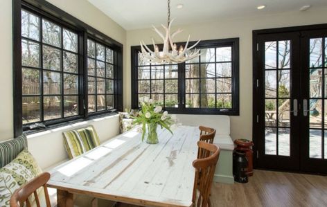 11 Interior Window Casing Ideas for a Sophisticated Home Black Window Trims, Interior Window Trim, Windows Black, Black Window Frames, Living Room Transformation, Window Molding, Black Window, Window Casing, Interior Windows