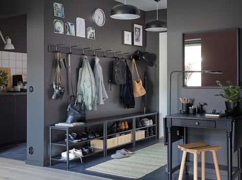 Effektiv förvaring för en smal hall - IKEA Entry Hall Furniture, Entrance Hall Furniture, Hallway Ideas Diy, Hallway Seating, Decoration Hall, Grey Hallway, Hallway Shoe Storage, Hallway Colours, Small Hallway Ideas