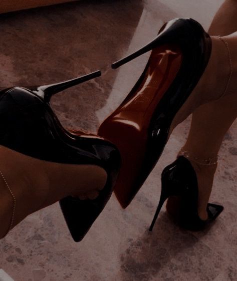 Tori Vega, Heels Aesthetic, Dark Feminine Aesthetic, Louboutin Heels, Classy Aesthetic, Aesthetic Shoes, Feminine Aesthetic, Red Bottoms, Red Aesthetic