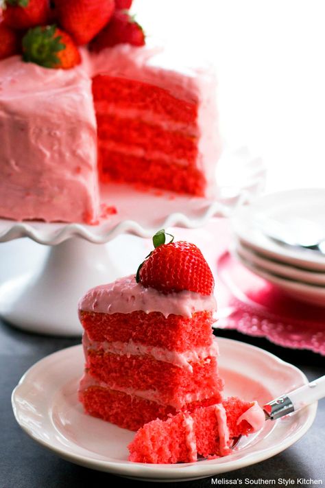 This Easy Strawberry Layer Cake is absolute deliciousness! #strawberrycake #easystrawberrycake #strawberries #cakemixhacks #desserts #dessertfoodrecipes #holidayrecipes #holidaydesserts #summer #spring #easter #sweets #southernfood #southernrecipes Strawberry Layer Cake, Strawberry Layer Cakes, Strawberry Cake Easy, Strawberry Cake Mix, Strawberry Cake Recipes, Layered Desserts, Strawberry Cream Cheese, Easy Strawberry, Strawberry Cakes