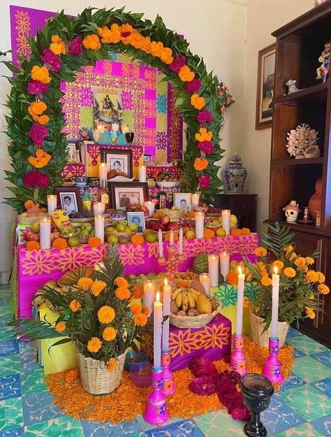 Traditional Mexican Ofrenda, Ofrenda Ideas Diy, Ofrendas Ideas, Diy Ofrenda Alter, Ofrenda Altar, Dia De Los Muertos Party Ideas, Day Of The Dead Diy, Catholic Traditions, Dia De Los Muertos Decorations Ideas