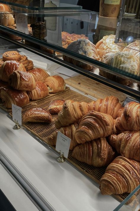 Butter Croissant Aesthetic, Aesthetic Croissant, Croissant And Coffee Aesthetic, Crossiant Aesthetic, Croissants Aesthetic, Chocolate Croissant Aesthetic, Pastry Aesthetic, Croissant Aesthetic, Butter Croissant