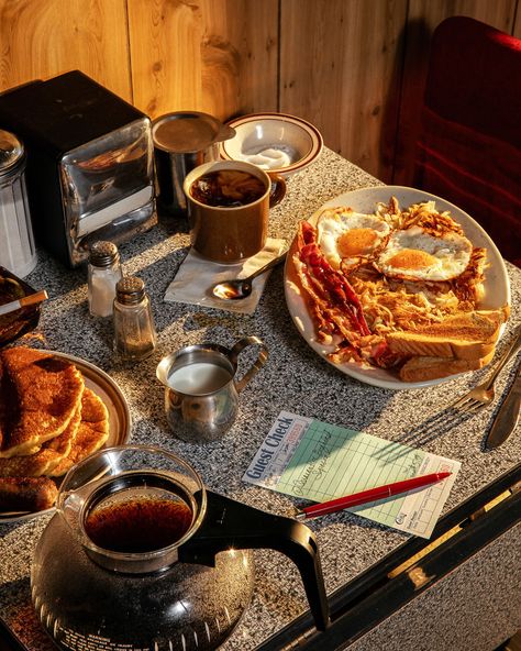 Romantic Cooking Aesthetic, 50s Cooking Aesthetic, Country Diner Aesthetic, Classic Diner Aesthetic, Food Vintage Aesthetic, Food Vintage, 50s Breakfast, 70s Breakfast, 90s Breakfast