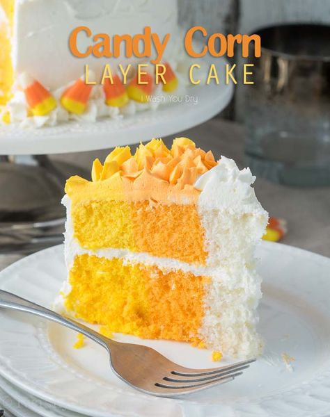 Candy Corn Layer Cake! The perfect dessert for your Halloween party! Orange Creamsicle Cake Recipe, Strawberry Cheesecake Trifle Recipe, Orange Cream Cake, Candy Corn Desserts, Orange Creamsicle Cake, Candy Corn Cake, Taco Ring, Pudding Frosting, Spooky Sweets