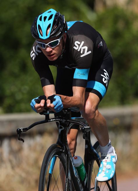 Chris Froome - Sky Pro Cycling Team Chris Froome Cycling, Racing Cyclist, Cycling Pictures, Monte Carlo Monaco, Chris Froome, Charity Gala, Funny Gift Ideas, Monaco Monte Carlo, Cycling Motivation