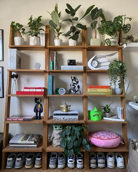 Lioz Koreh on Instagram: "🚬🚬🚬" Big Bookshelf, Mens Apartment, Vibe Rooms, Diy Storage Shelves, Shelf Decor Living Room, Apartment Aesthetic, Cozy Room Decor, Bookshelf Decor, Apartment Inspiration