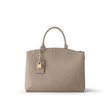 Louis Vuitton Grand Palais, Louis Vuitton Online, Louis Vuitton Sac, Handbags Collection, Grand Palais, Louis Vuitton Official, Business Bag, Boutique Jewelry, Small Leather Goods