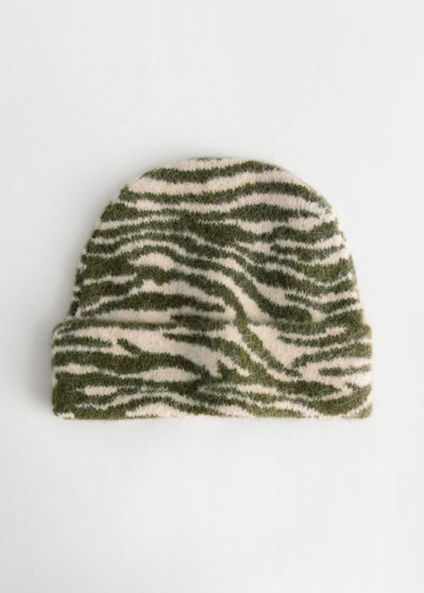 Fuzzy Zebra Wool Blend Beanie - Beige Zebra - Beanies - & Other Stories Fuzzy Beanie, Best Winter Hats, Wooly Jumper, What To Wear Skiing, Wide Leather Belt, Fall Scarves, Grey Beanie, Pearl Design, Knitting Accessories