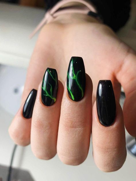 Thunder Nail Art, Lightening Nails, Lightning Nail Art, Thunder Nails, Lightning Nails, Carson Coma, Nails 2021, Alain Delon, Green Nails