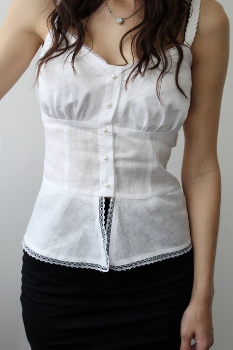 Blouse With Straps, Fashion Corner, Layered Blouse, Everyday Fashion Outfits, Casual Day Outfits, Pretty Top, Fitted Blouses, Blouse For Women, Linen Blouse