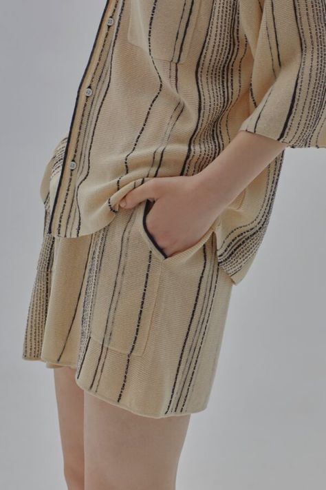 Knit Wear, Silk Linen, Stylish Outfit, Cardigan Top, Vertical Stripes, Sweaters Knitwear, Fashion Outfit, Jumpers And Cardigans, Striped Shorts