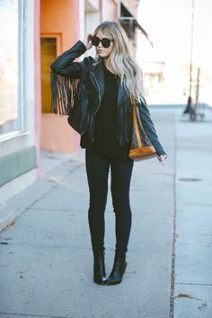 All Black Again... Fringe Jacket Outfit, Black Leather Fringe Jacket, Cara Loren, Black Tees, Fringe Leather Jacket, Trendy Outfits Winter, All Black Looks, Leather Jacket Outfits, Jacket Outfit