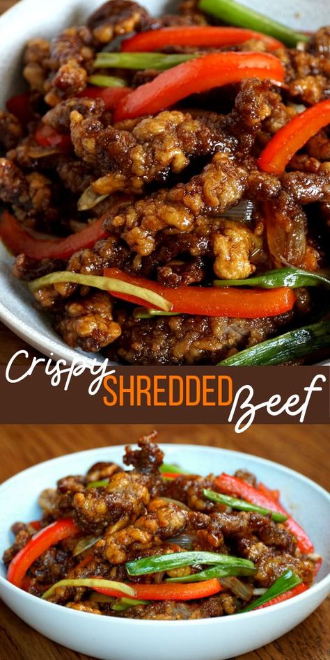 2 image collage of crispy fried beef and stir fried bell pepper in the light blue bowl. Crispy Shredded Beef, Shredded Beef Recipe, Chinese Beef Recipes, Recipe With Vegetables, Chinese Dishes Recipes, Shredded Beef Recipes, Homemade Chinese Food, Crispy Beef, Beef Steak Recipes