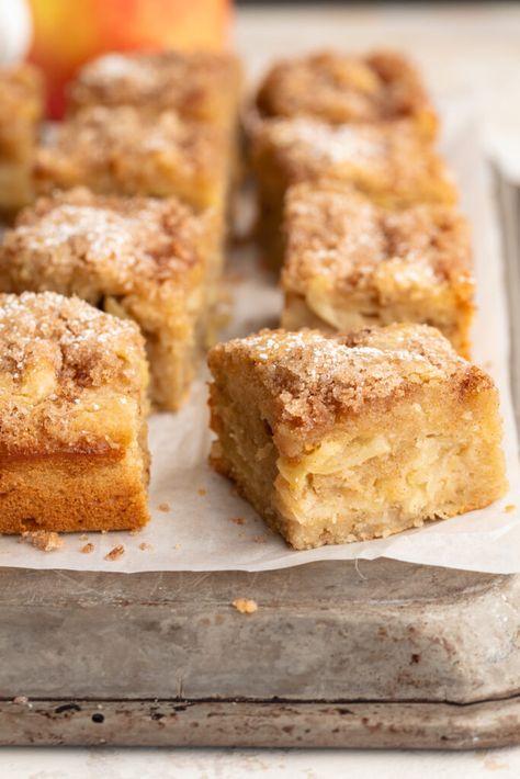 Gluten-Free Cinnamon Sugar Apple Cake Gf Apple Desserts, Gluten Free Apple Desserts, Sugar Free Apple Crisp, Fall Desserts Gluten Free, Thanksgiving Desserts Apple, Homemade Baked Donuts, Gluten Free Apple Cake, Apple Dessert Recipes Easy, Fall Desserts Apple