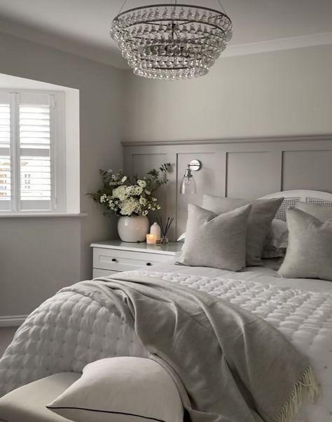 Bedroom With Molding On Walls, Panelled Walls Bedroom, Mediterranean Bedroom, Feature Wall Bedroom, Neutral Bedroom Decor, Wall Panels Bedroom, Cosy Living Room, Bedroom Decor Inspiration, Bedroom Decor Cozy