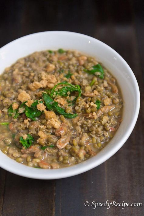 Ginisang Munggo (Sauteed Mung Beans with Spinach) - speedyrecipe.com Ginisang Munggo, Filipino Vegetable Dishes, Vegetable Dish, Veggie Bowl, Mung Bean, Crushed Garlic, Grilled Pork, Filipino Recipes, Asian Cooking