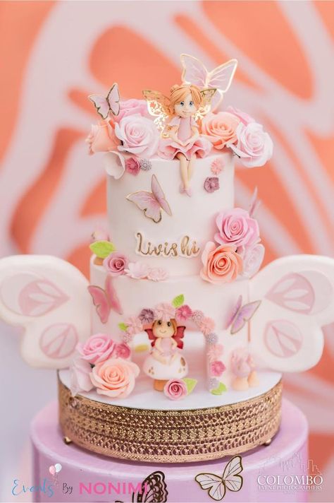 Fairy Garden Dessert Table, Garden Dessert Table, Fairy Themed Cake, Fairy Theme Birthday Party, Woodland Fairy Birthday, Fairy Garden Cake, Wings Fairy, Fairy Theme, Tangled Party