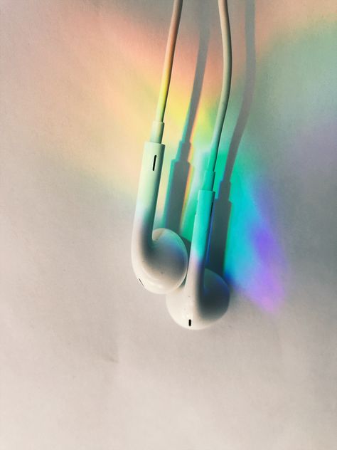 Wallpaper Musik, Carcase Iphone, Rainbow Photography, Aesthetic Music, Mood Wallpaper, Rainbow Aesthetic, Rainbow Wallpaper, 背景 シンプル, An Aesthetic