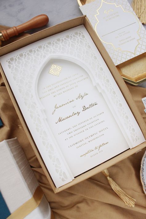 Box Invitations Wedding, Moroccan Invitation Design, Elegant Indian Wedding Invitations, Wedding Invitation Creative, Cool Wedding Invites, Desi Wedding Invitations, Wedding Invitation Ideas Unique Creative, Invitation Box Ideas, Nikkah Invitation Cards