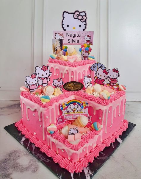 Kue Ultah Hello Kitty, Hello Kitty Topper, Kue Hello Kitty, Hello Kitty Fondant, Tort Hello Kitty, Kitty Birthday Cake, Girly Birthday Cakes, Hello Kitty Theme Party, Hello Kitty Birthday Cake