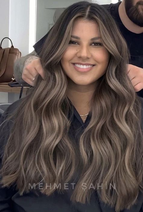 Ashy Brown Money Piece, Natural Brown Hair With Dimension, Subtle Ash Balayage On Dark Hair, Highlights For Cool Toned Skin, Smokey Beige Balayage, Balayage Green Eyes, Cold Balayage Brunette, Cool Tone Brown Balayage, Ash Beige Highlights