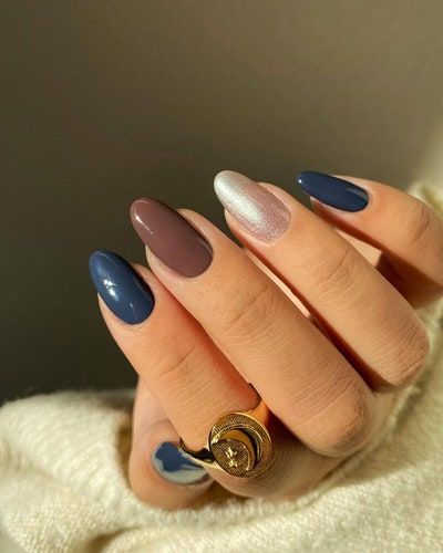 29 New Year’s Nail Designs to Kiss 2020 Goodbye With | Glamour New Years Nail Designs, January Nails, Her Nails, Nails 2021, Designs Nail, Instagram Nails, Fall Nail Colors, New Year's Nails, Dipped Nails