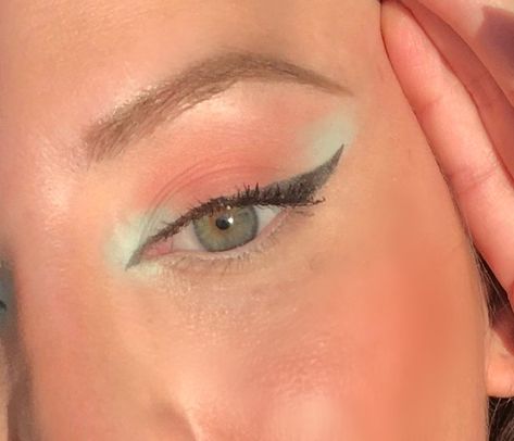 Mint green accent and peach eyeshadow Makeup For Pastel Green Dress, Green Accent Makeup, Mint Dress Makeup, Makeup For Mint Green Dress, Seafoam Makeup Looks, Mint Eye Makeup, Mint Eyeshadow Looks, Pastel Green Eyeshadow Looks, Pastel Eye Makeup