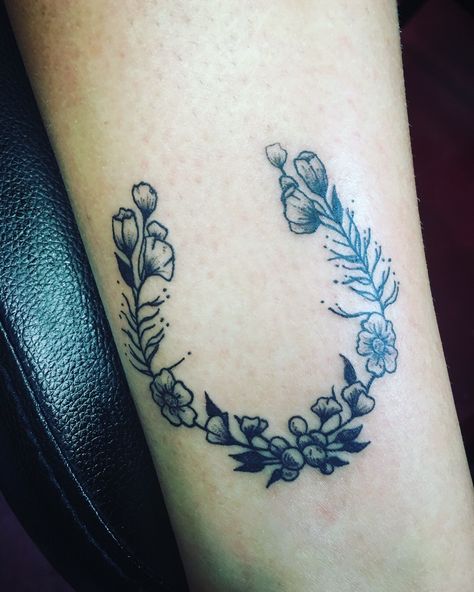 Botanical Horseshoe Tattoo | Tattoo Ideas and Inspiration Horse Shoe Flowers Tattoo, Horse Shoe And Flower Tattoo, Horse Floral Tattoo, Horse Shoe Tattoo With Flower, Horse Shoe Tattoo Design, Pinstripe Designs, Shoe Tattoo, Horseshoe Tattoo, Horse Shoe Tattoo